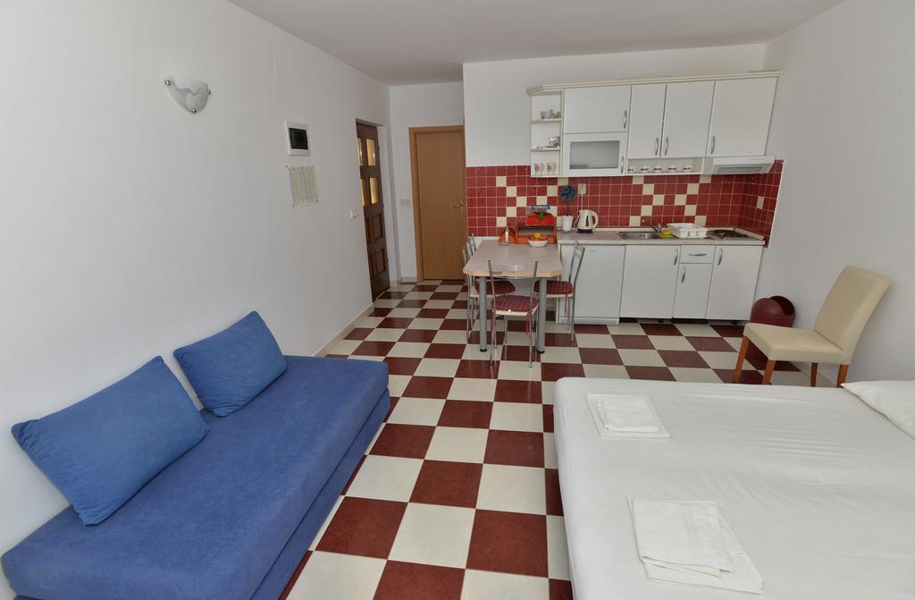Apartments Mila - Mala Duba Живогошче Экстерьер фото