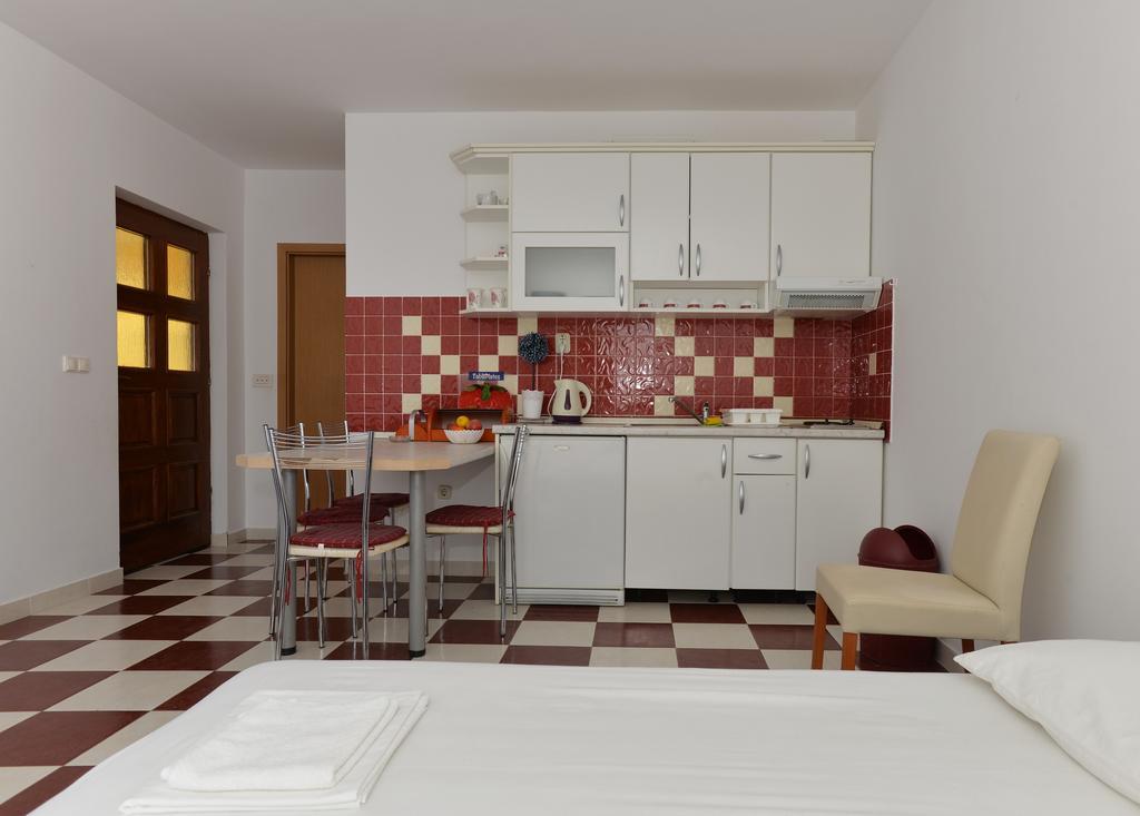 Apartments Mila - Mala Duba Живогошче Экстерьер фото
