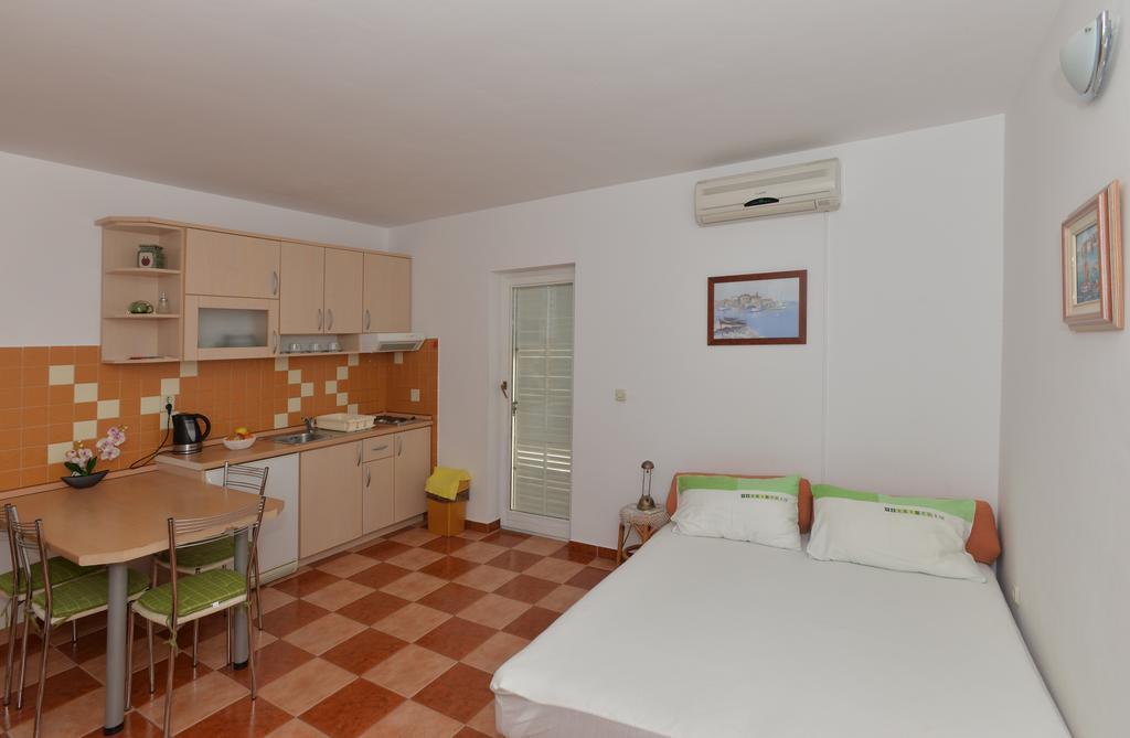 Apartments Mila - Mala Duba Живогошче Экстерьер фото